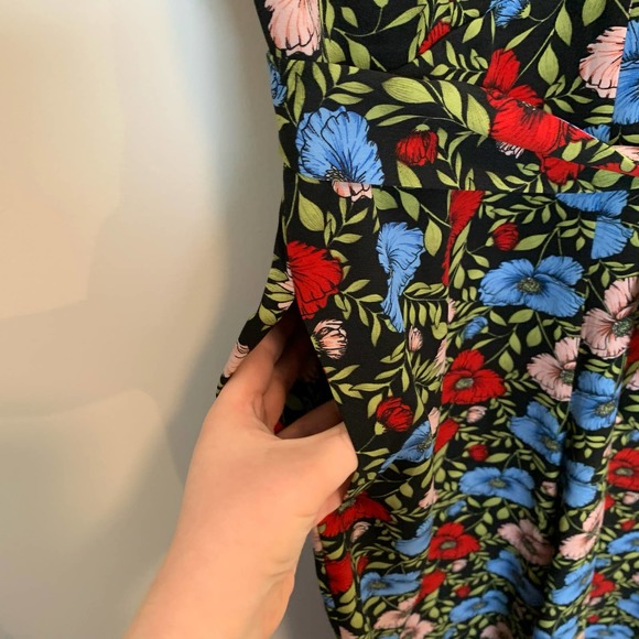 Chelsea28 Romper Short Sleeve Floral - Picture 7 of 15